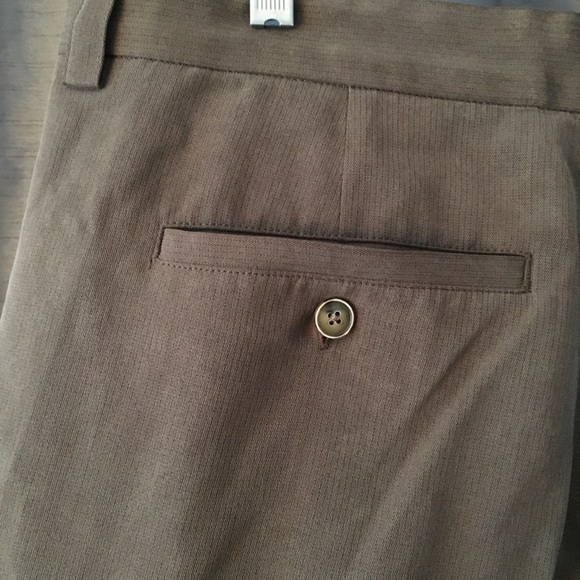 Tommy Bahama brown silk shorts, men’s size 36 - Picture 2 of 3